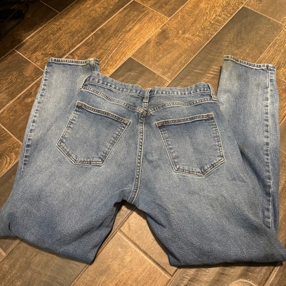 *FREE w/$10 Purchase - Old Navy Athletic Taper Jeans - Picture 2 of 9